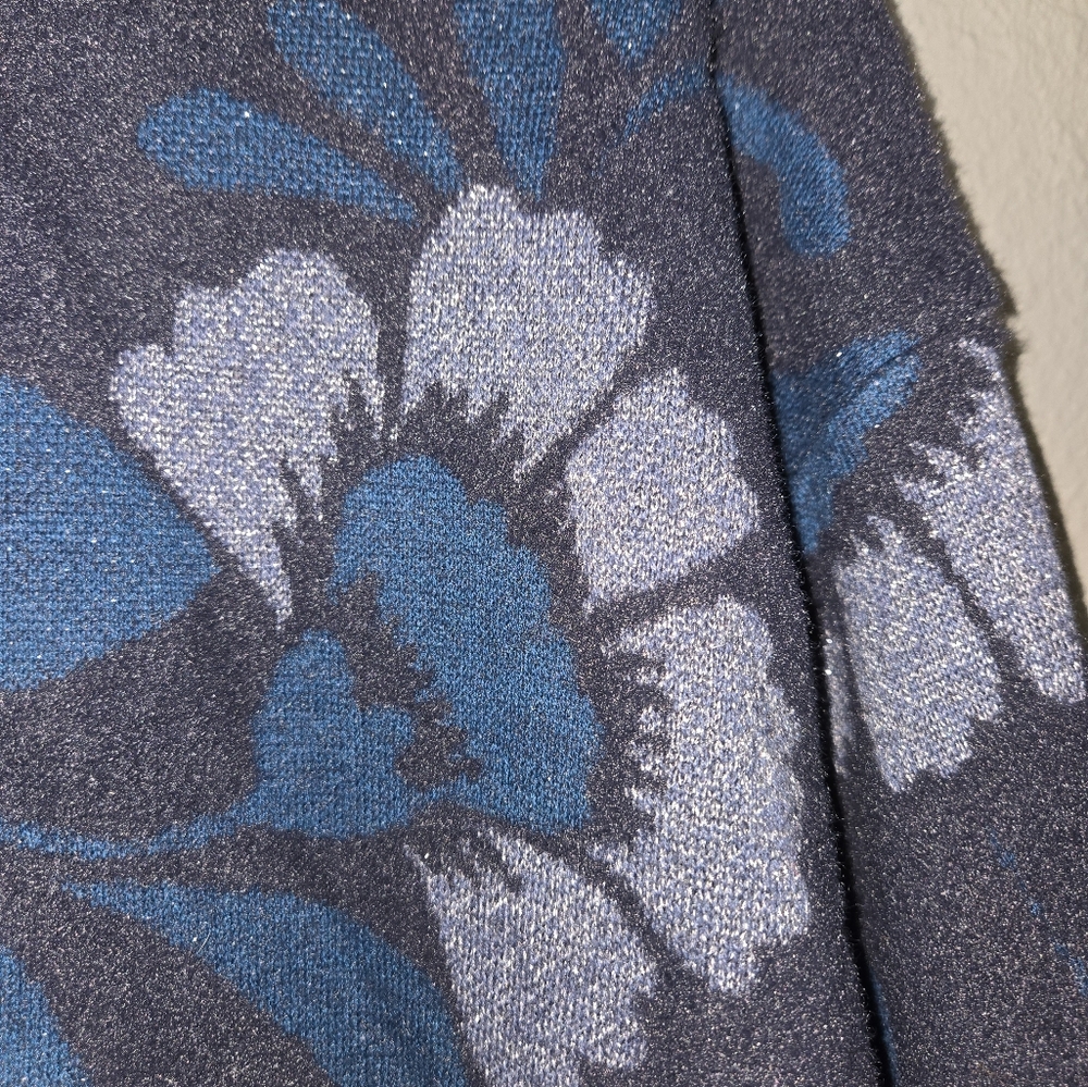 Ann Taylor 2023 Blue Floral With Metallic Silver Details Sweater Size Medium - Picture 14 of 16